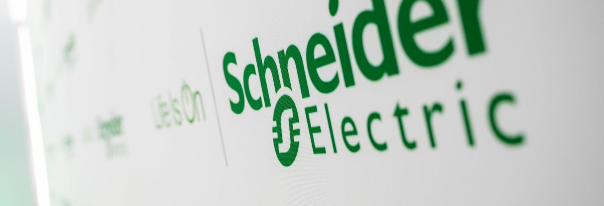 A Schneider Electric új okosgyárának köszönhetően széles körben javulhat az energiahatékonyság